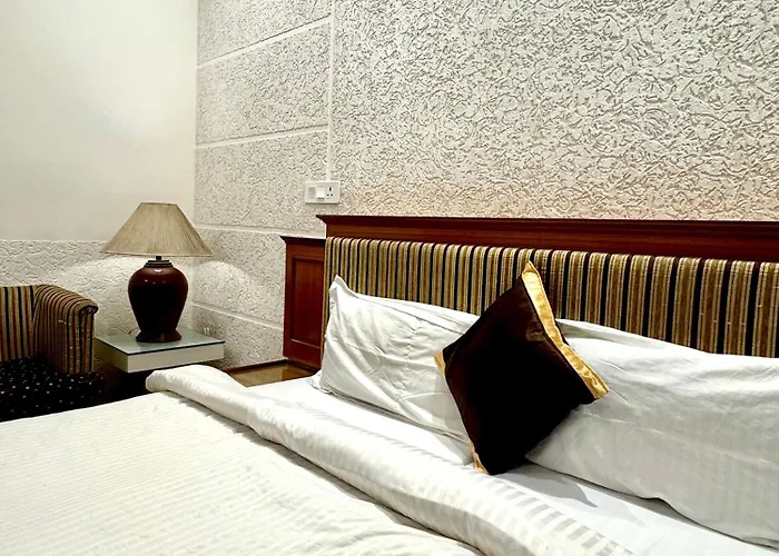 Hotel Kamal Nearest To Taj Mahal