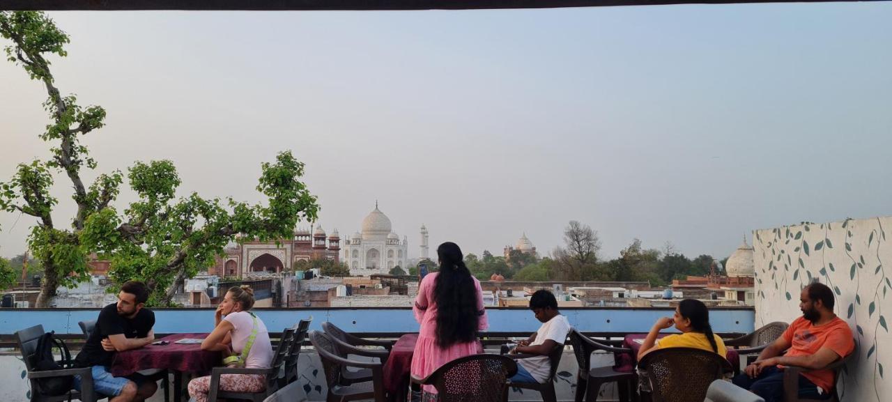 Kamal Nearest To Taj Mahal Hotel