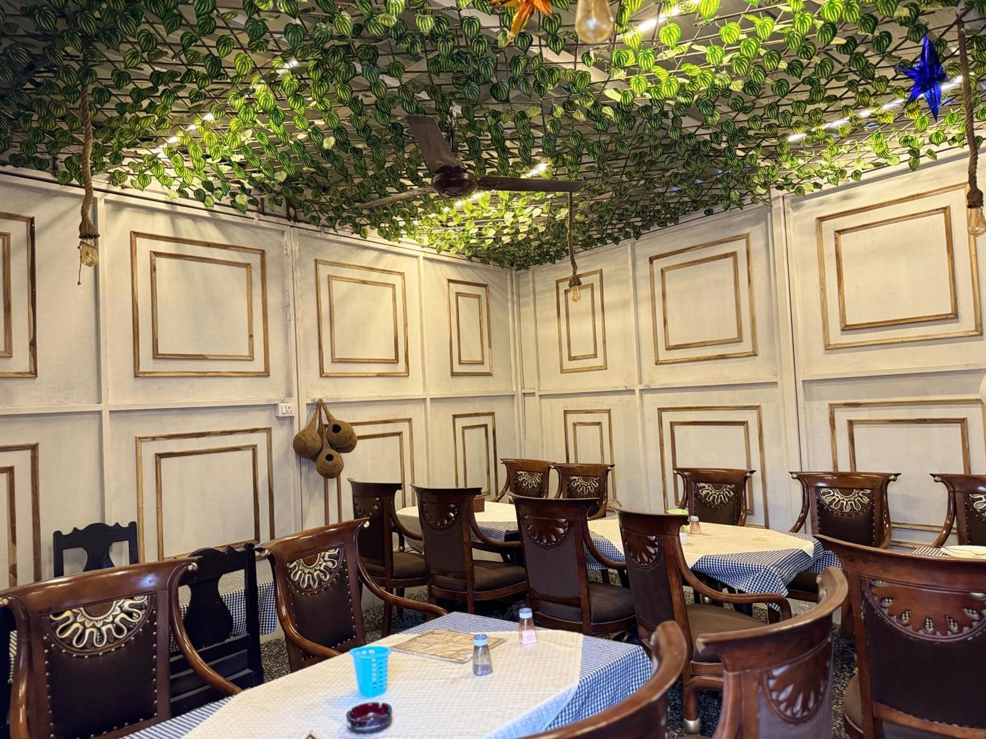 Kamal Nearest To Taj Mahal Hotel Agra (Uttar Pradesh)