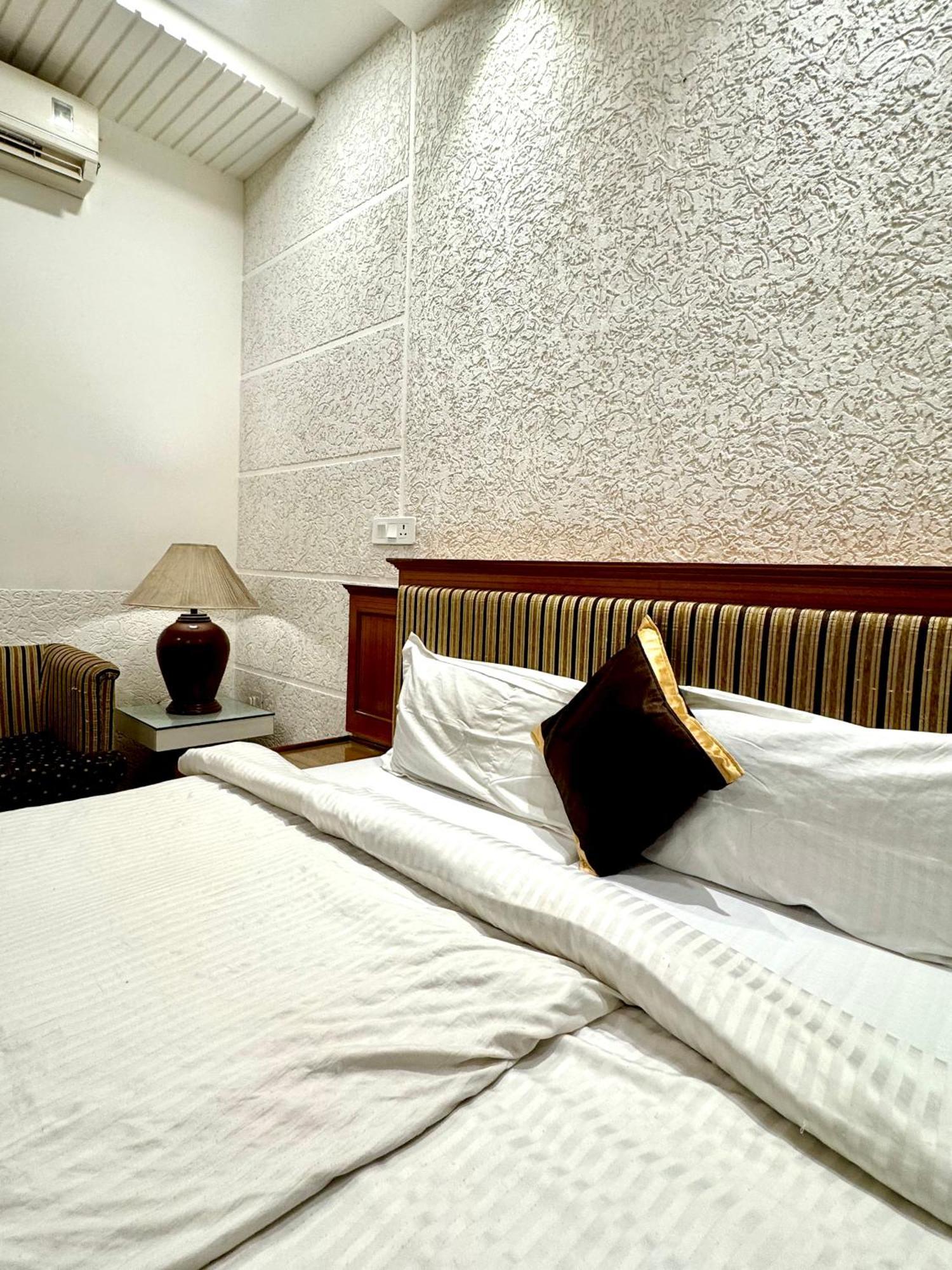 Hotel Kamal Nearest To Taj Mahal Agra (Uttar Pradesh)