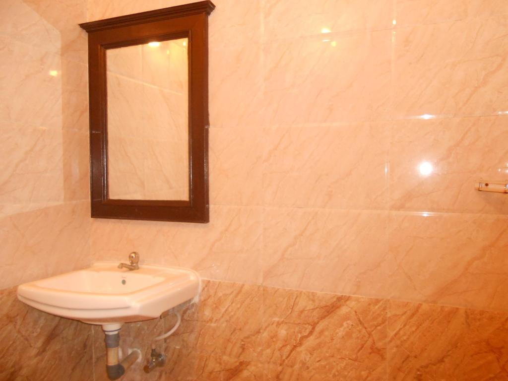 Hotel Kamal Nearest To Taj Mahal