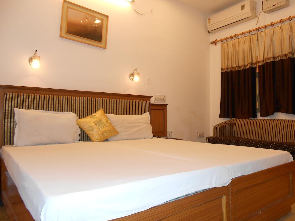 Kamal Nearest To Taj Mahal Hotel Agra (Uttar Pradesh)